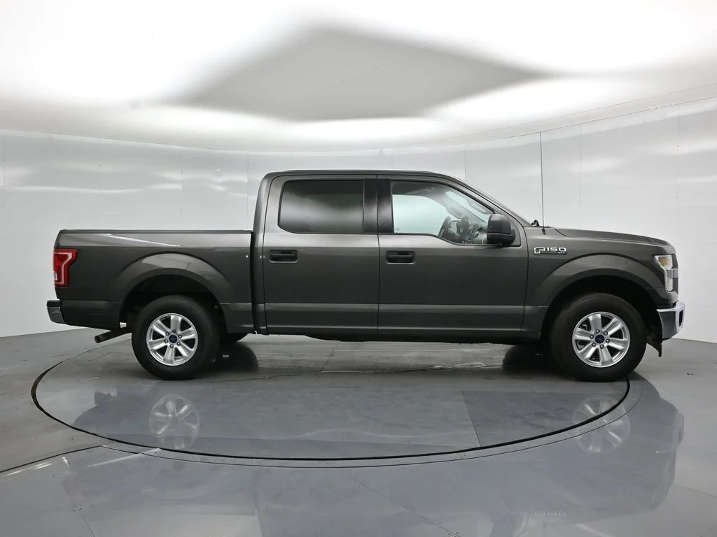 Used 2017 Gray Ford XLT image 19