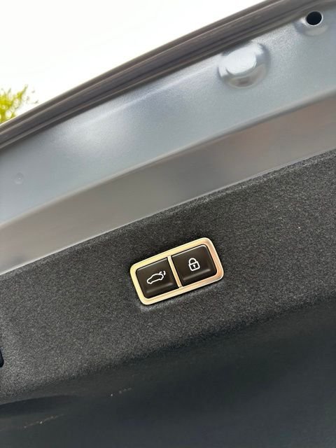 2025 Hyundai IONIQ 6 SE - Photo 22