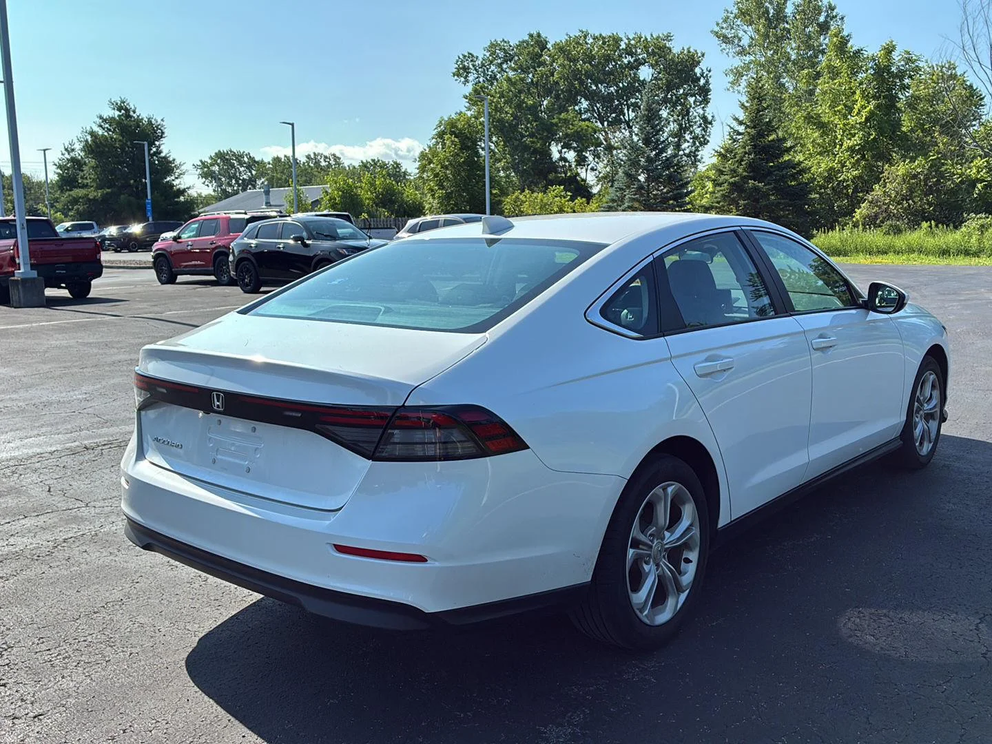 Used 2023 Platinum White Pearl Honda LX image 15