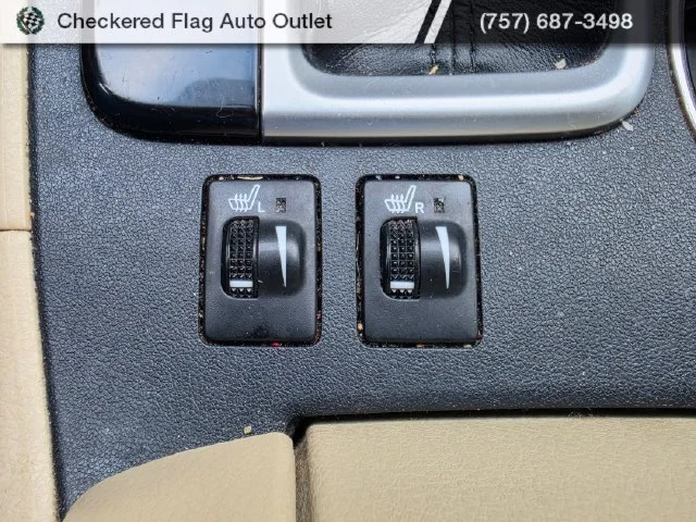 Used 2014 Blizzard Pearl Toyota XLE V6 image 19