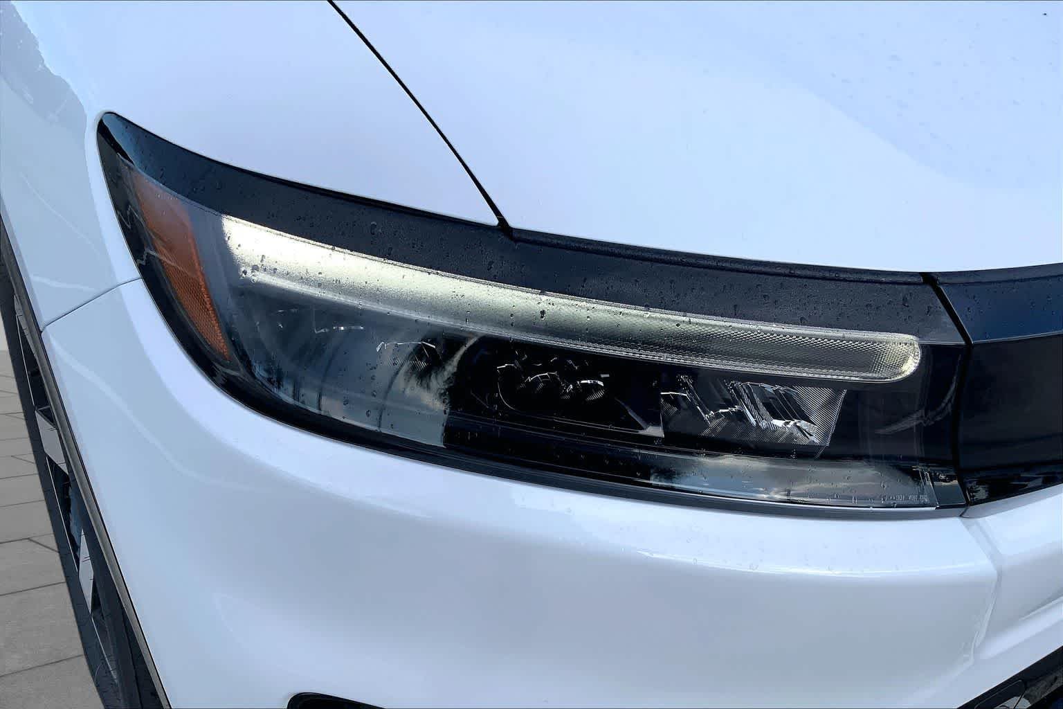 New 2026 Frostline White Pearl Honda AWD Touring image 13