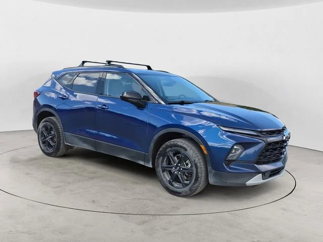 Used 2023 Blue Chevrolet LT image 7