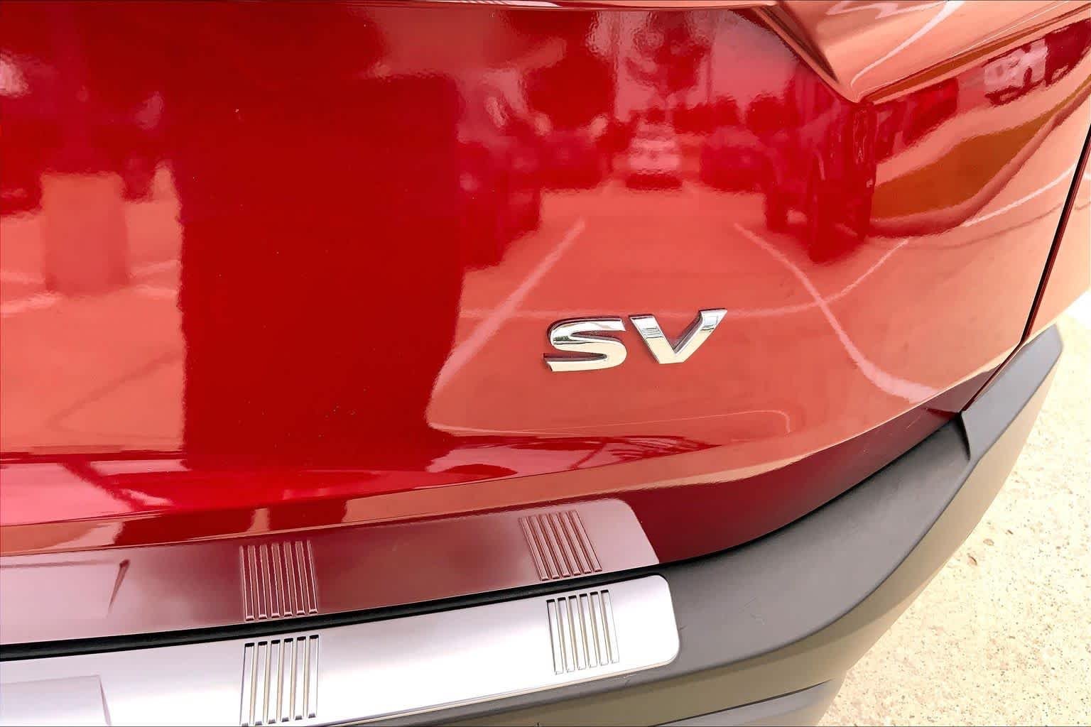 Used 2022 Scarlet Ember Tintcoat Nissan SV image 10