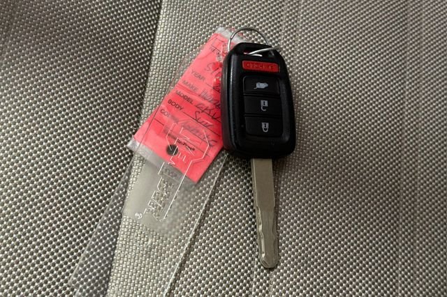 Used 2018 White Diamond Pearl Honda LX image 13