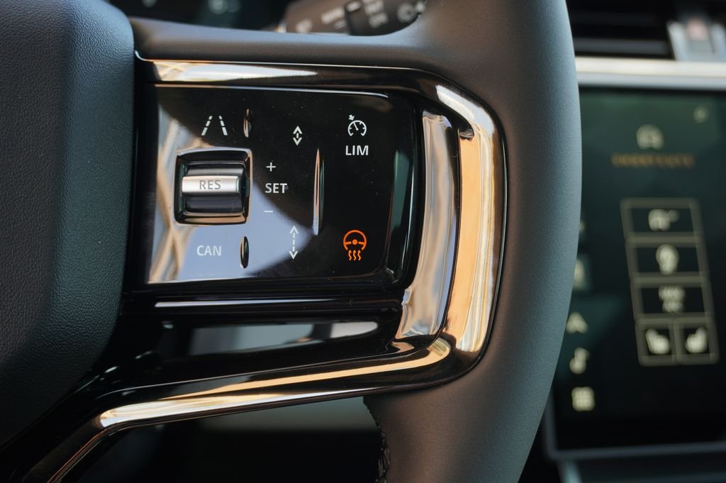 New 2026 Santorini Black Land Rover S image 17