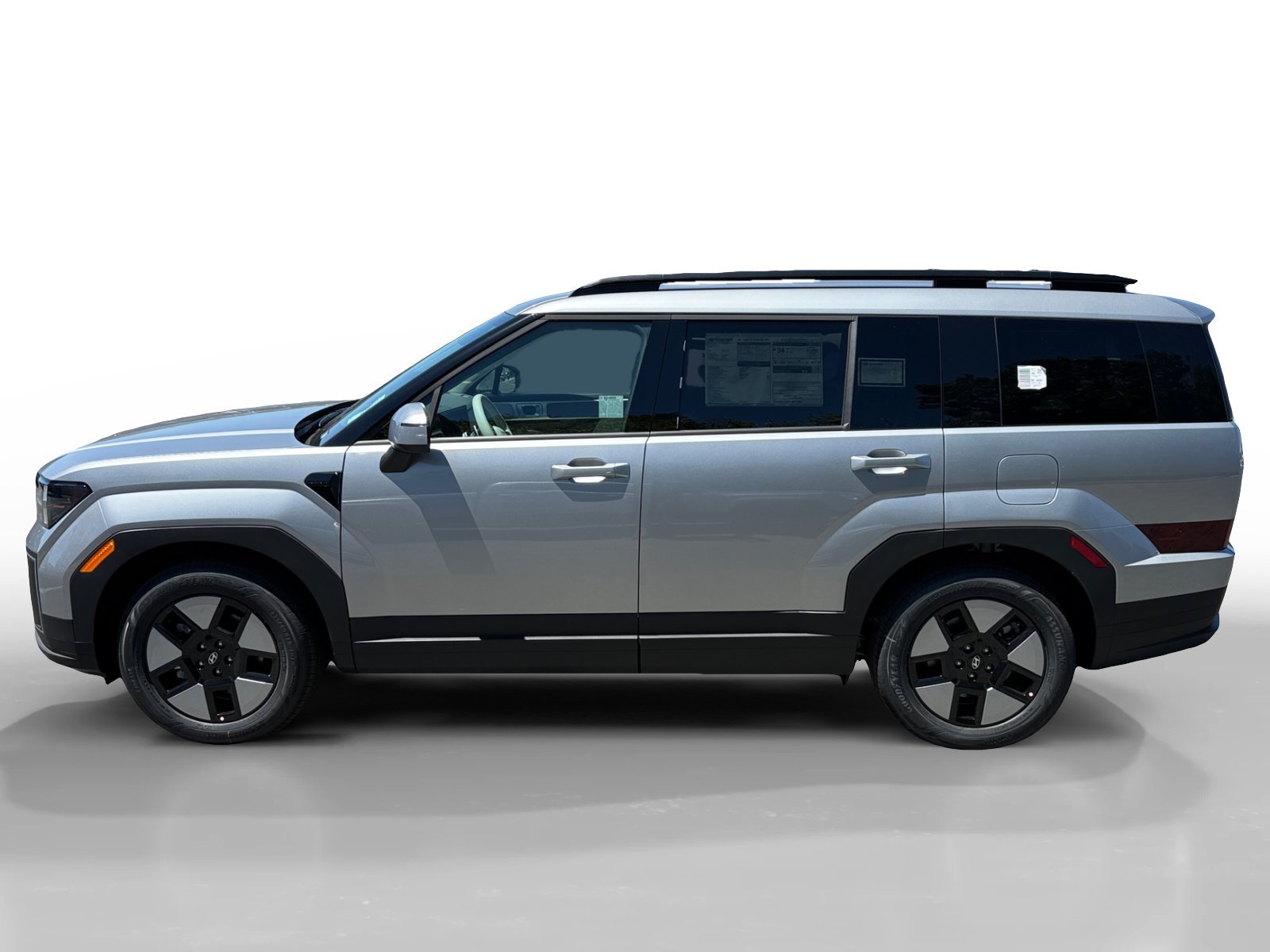 New 2026 Shimmering Silver Hyundai SEL image 2
