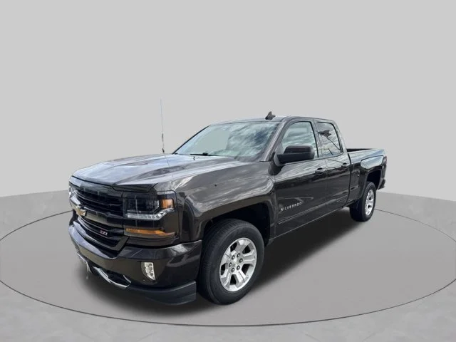 Used 2018 Brown Chevrolet LT image 1