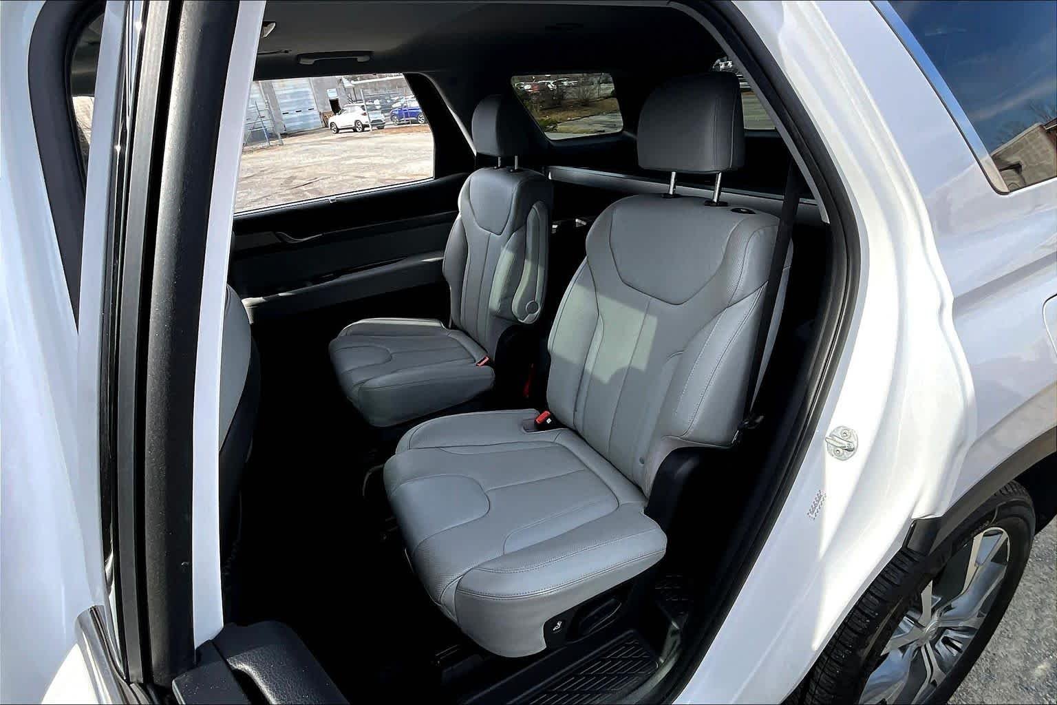 Used 2020 Hyper White Hyundai SEL image 20