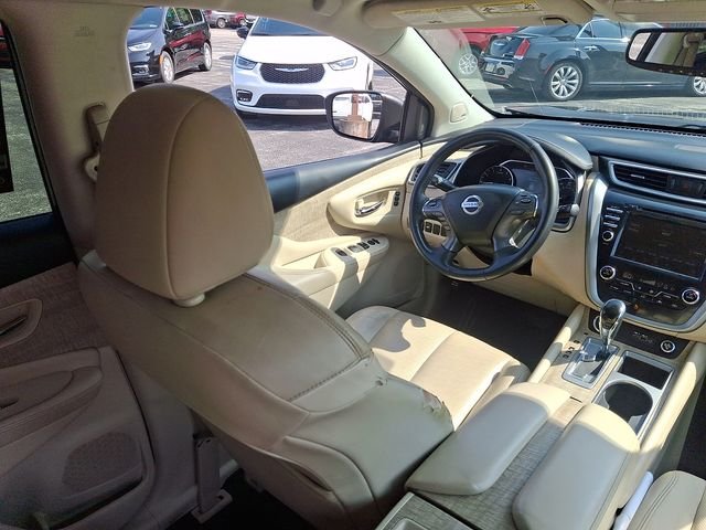 Used 2019 Brown Nissan SL image 14