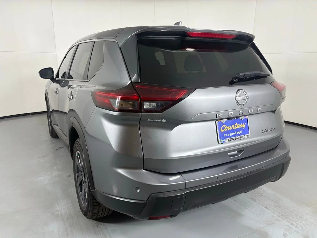 Used 2024 Gray Nissan SV image 6