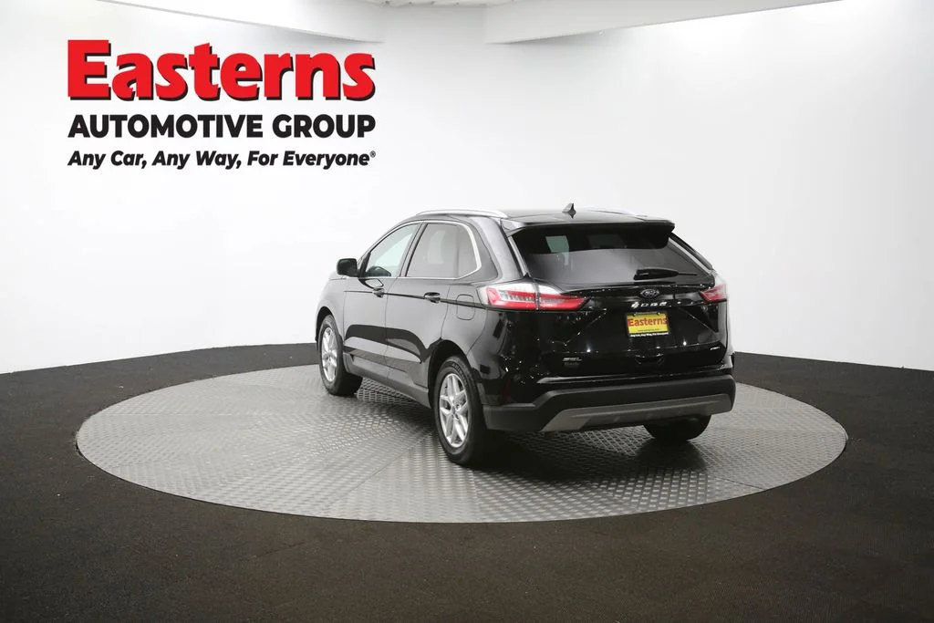 Used 2022 Black Ford SEL image 64