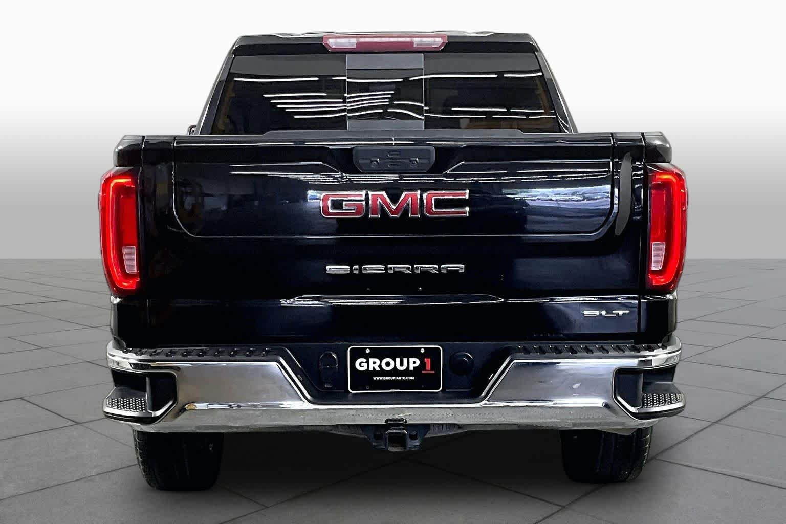Used 2021 Ebony Twilight Metallic GMC SLT image 5