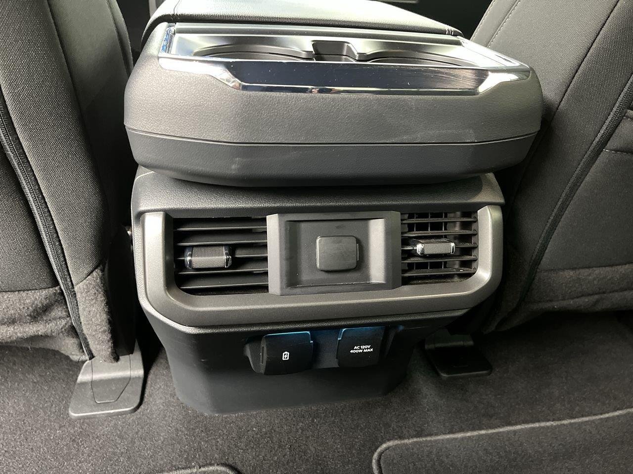 Used 2024 Oxford White Ford XLT image 15