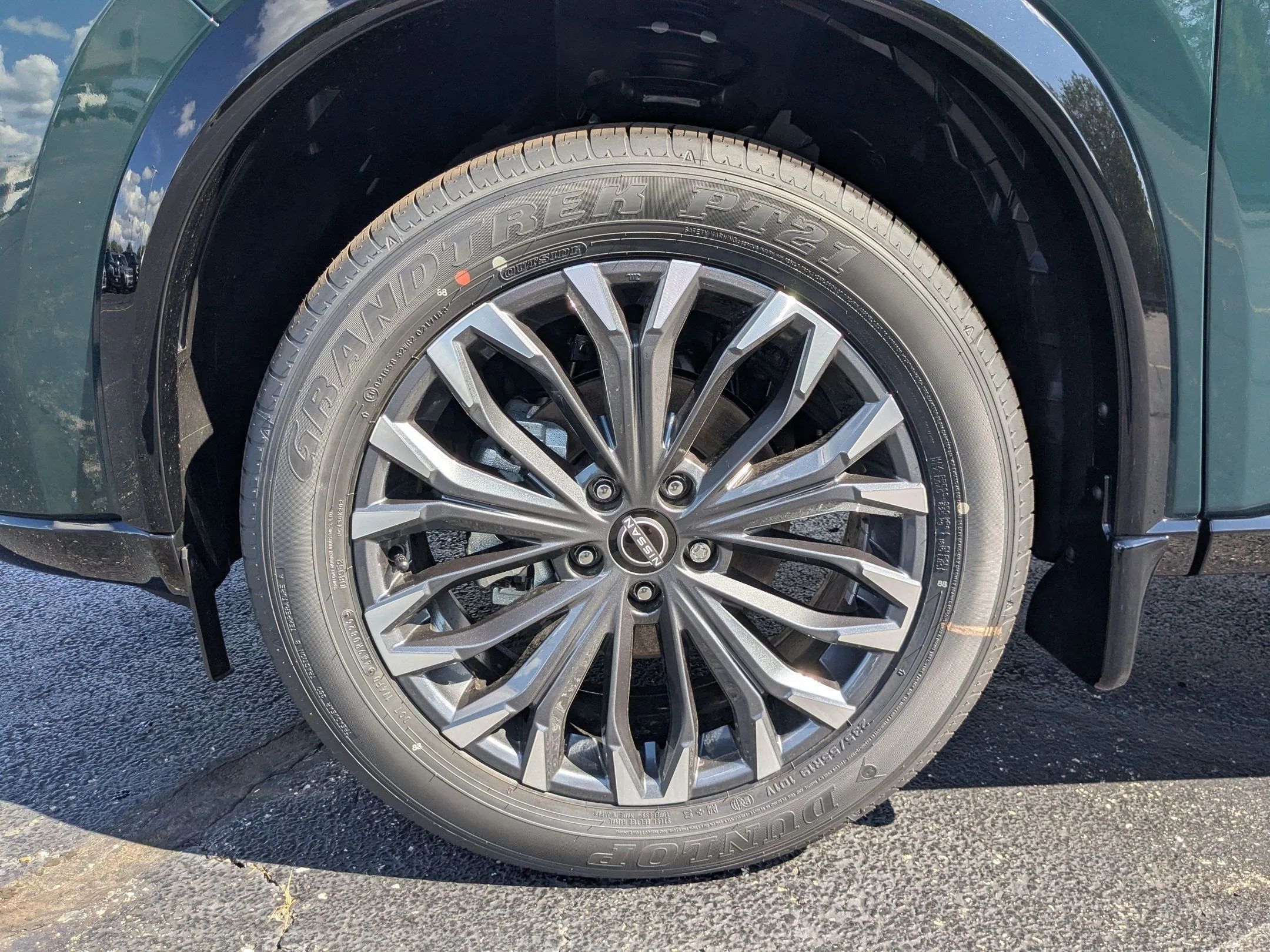 New 2026 Obsidian Green Pearl Nissan Platinum image 10