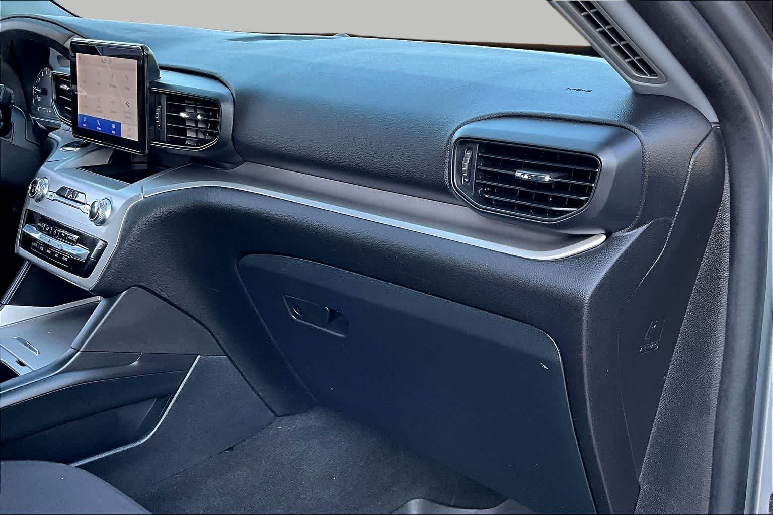 Used 2022 Iconic Silver Ford XLT image 17