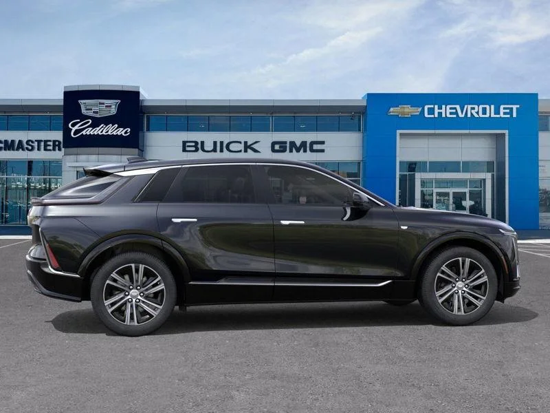 Used 2025  Cadillac Luxury image 5