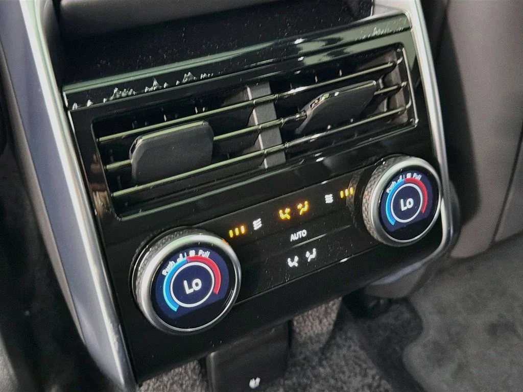 New 2026 Santorini Black Land Rover SE 7 Seats image 27
