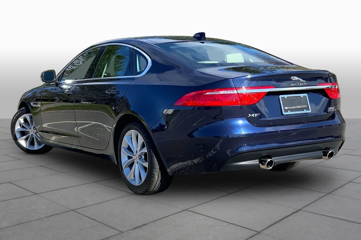 Used 2018 Loire Blue Metallic Jaguar 35t Prestige image 12
