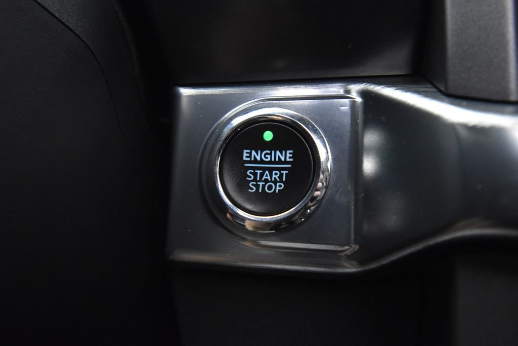 Used 2022 Atlas Blue Metallic Ford Lariat image 32