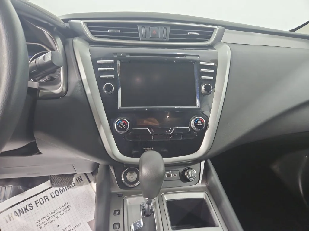 Used 2019 White Nissan S image 19