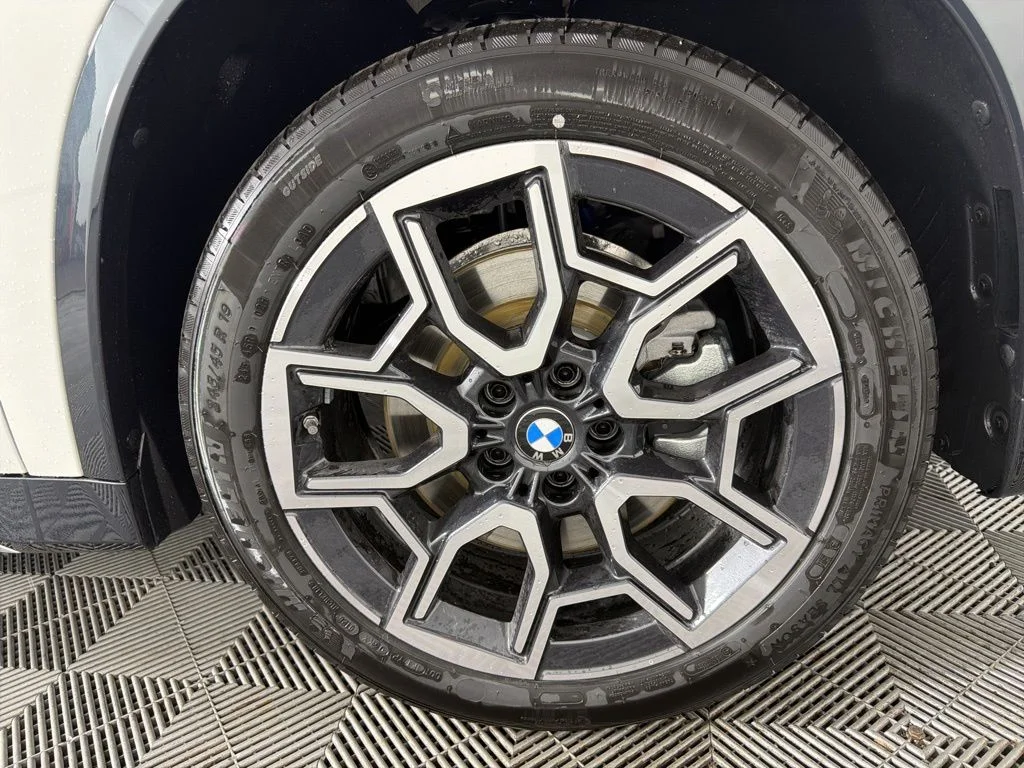 Used 2026 Alpine White BMW xDrive28i image 11