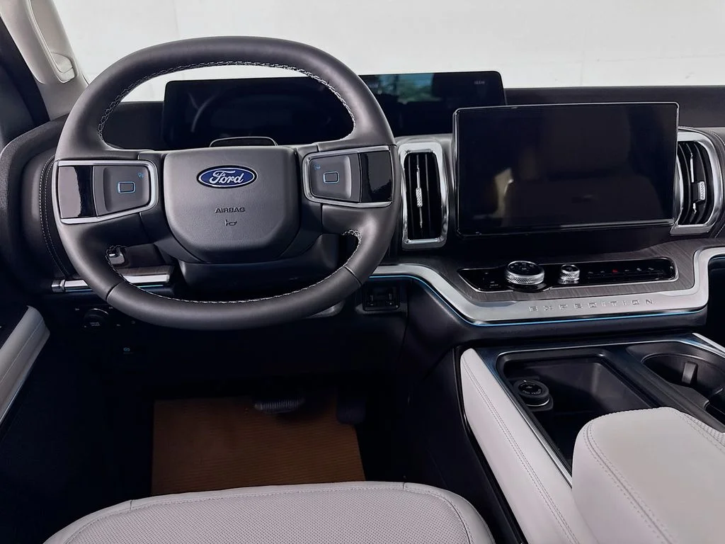 New 2026 Star White Metallic Tri-Coat Ford Platinum image 24