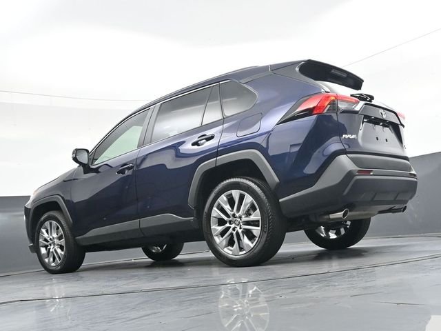 Used 2024  Toyota XLE Premium image 35