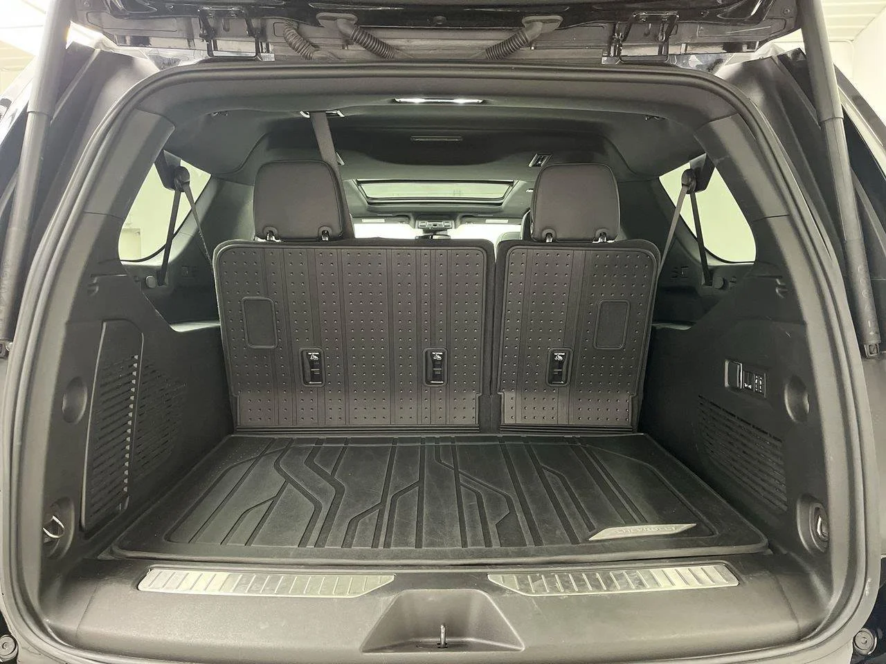 Certified Used 2025 Black Chevrolet Premier image 33