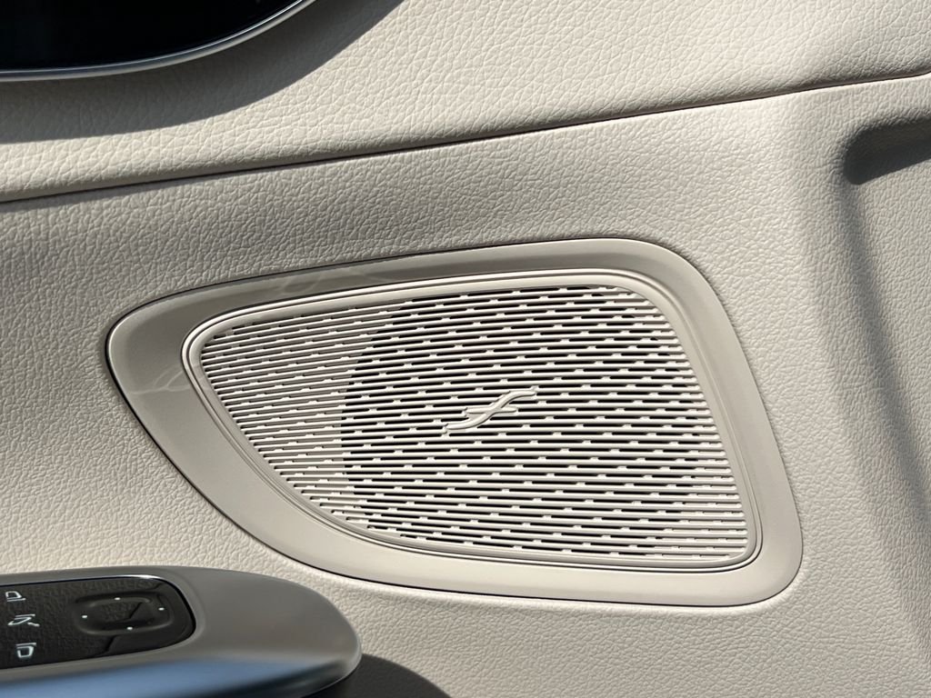 New 2026 Polar White Mercedes-Benz C 300 image 13