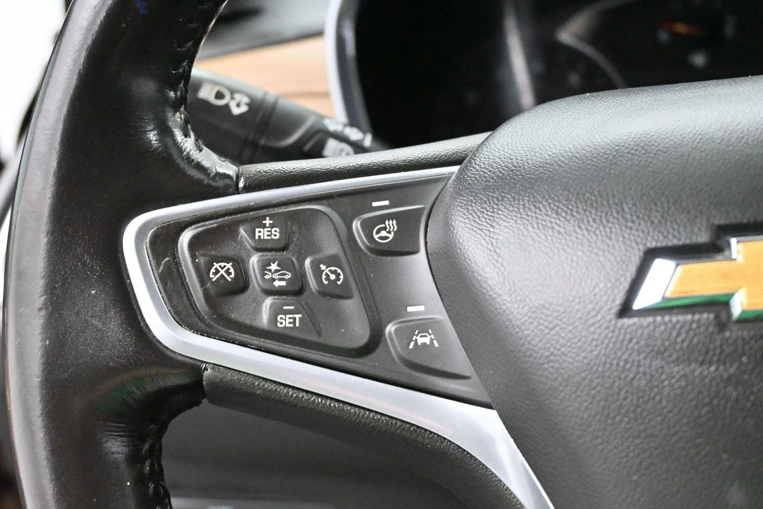 Used 2022 Iron Gray Metallic Chevrolet Premier image 20