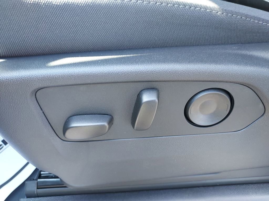 New 2026 Onyx Black GMC SLE image 18