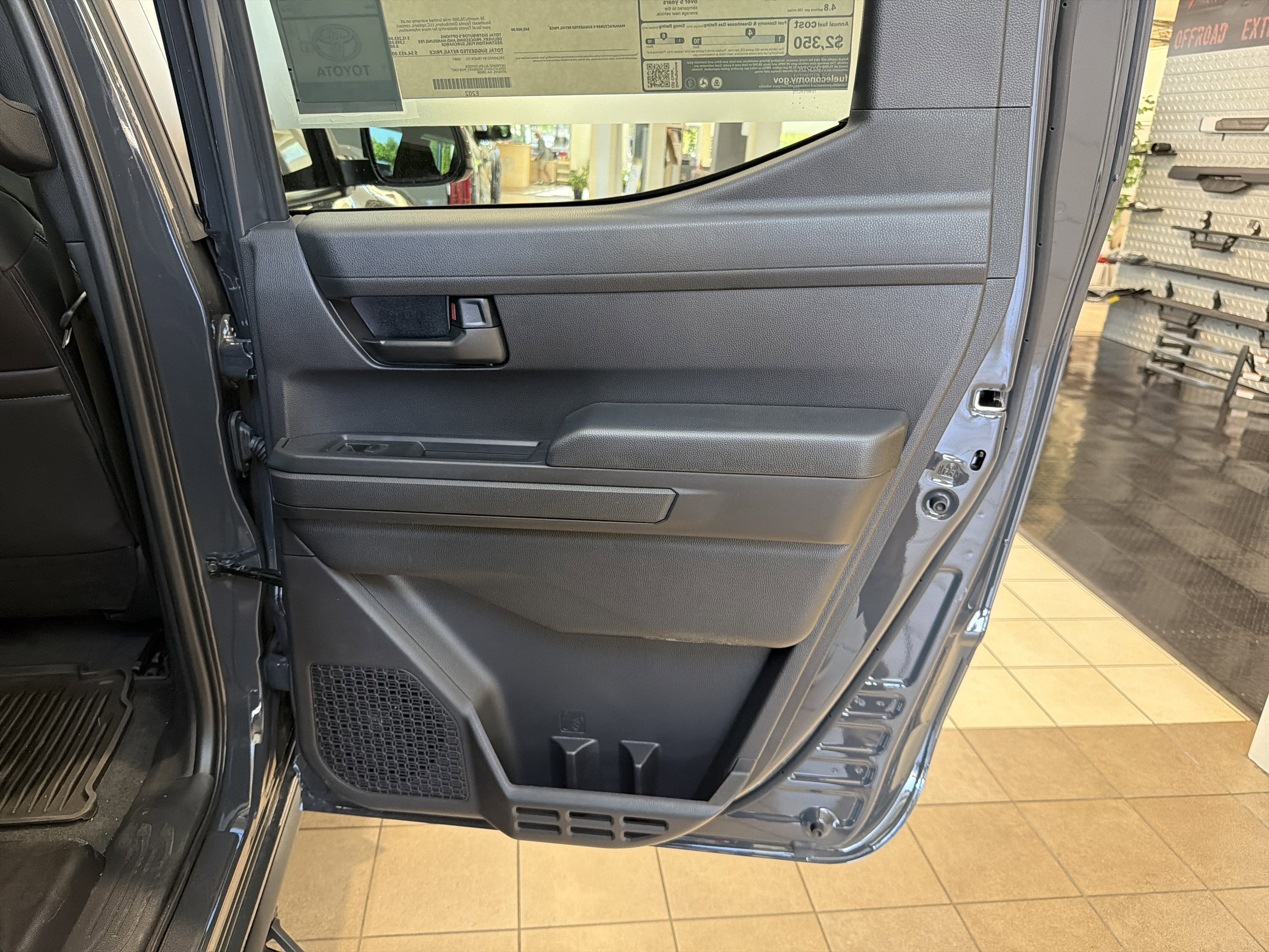 2026 Toyota Tacoma SR5 - Photo 14