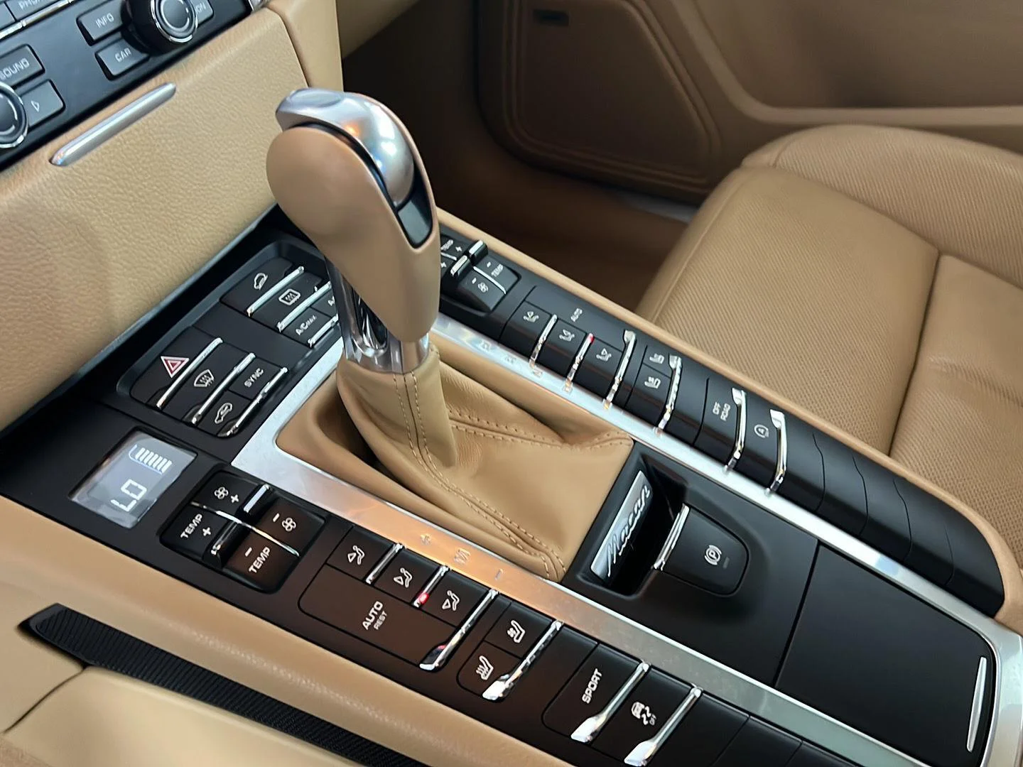 Used 2016  Porsche S image 10