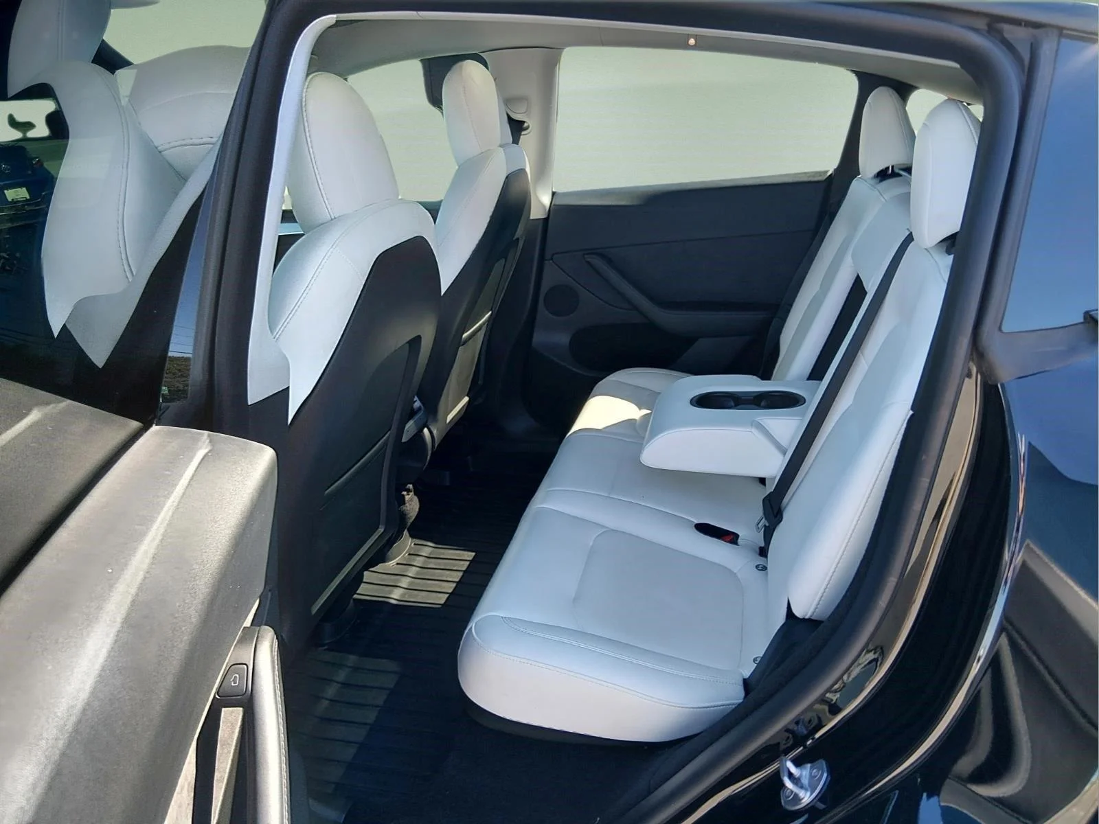 Used 2023  Tesla Long Range image 21