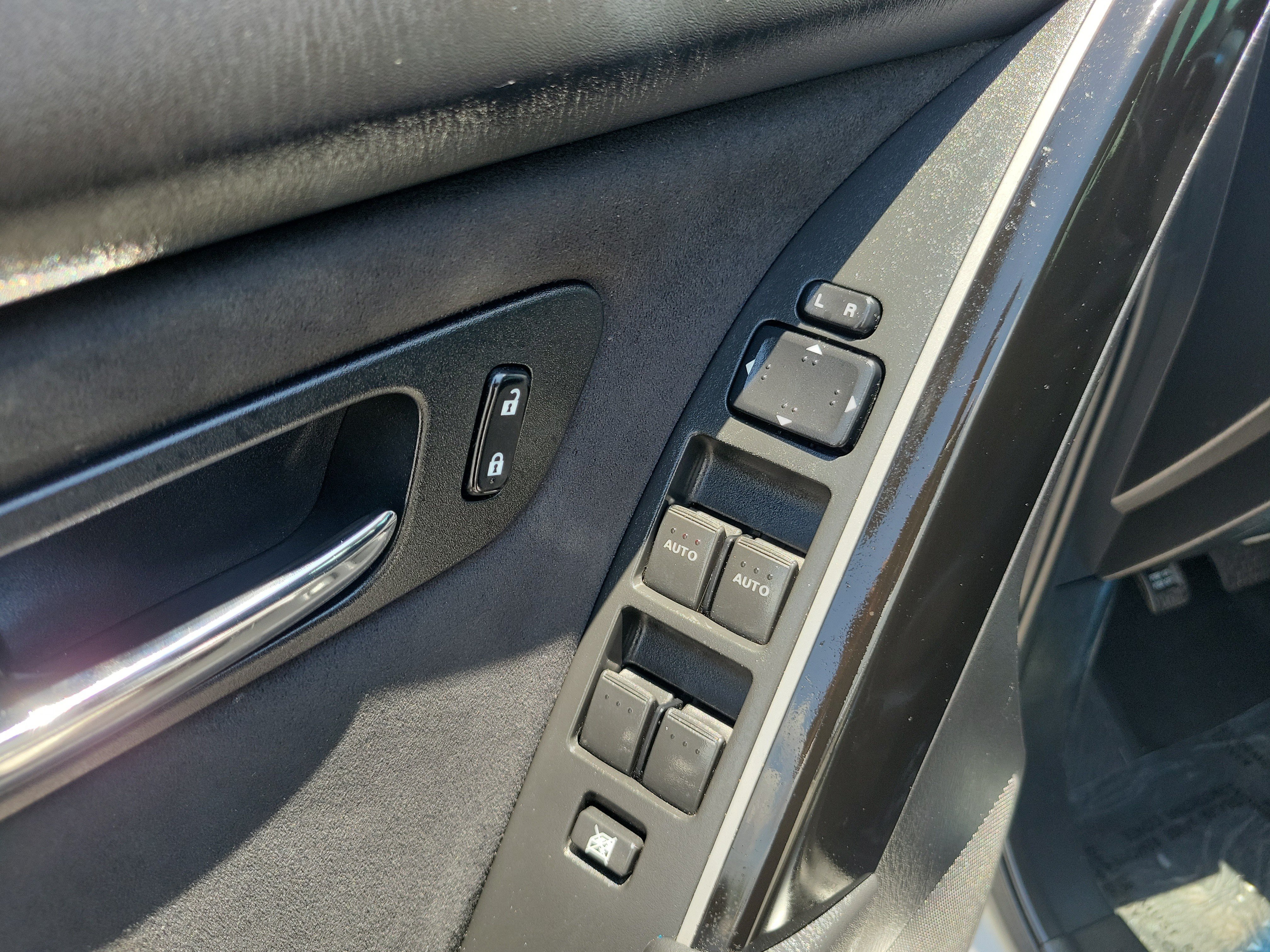 Used 2015 Liquid Silver Mazda Touring image 22
