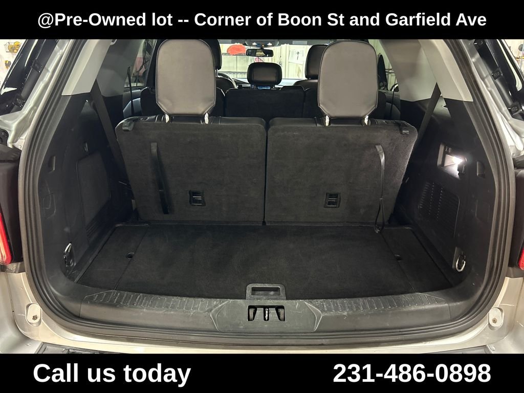 Used 2023 Silver Ford Limited image 28
