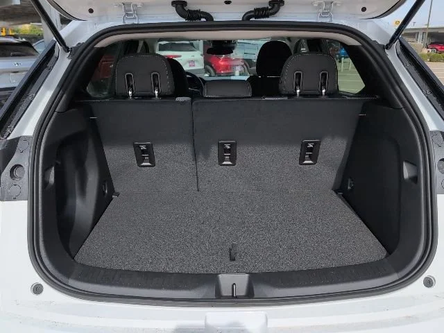 2027 Chevrolet Bolt LT - Photo 9