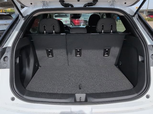 New 2027 Summit White Chevrolet LT image 9