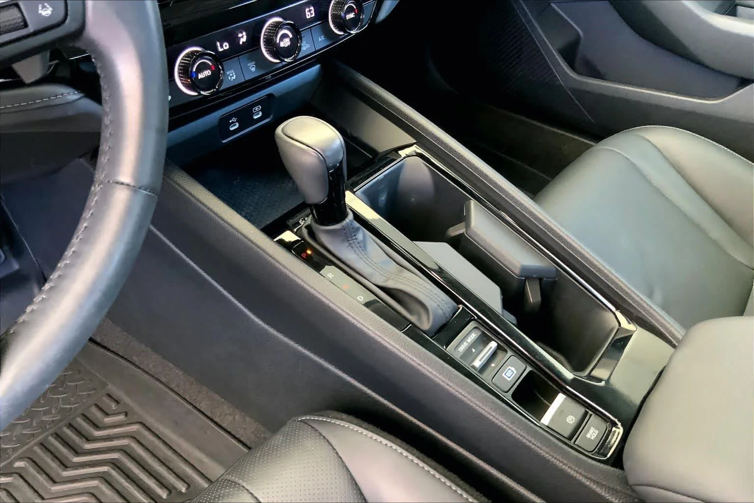 Used 2024 Meteorite Gray Metallic Honda EX-L image 17