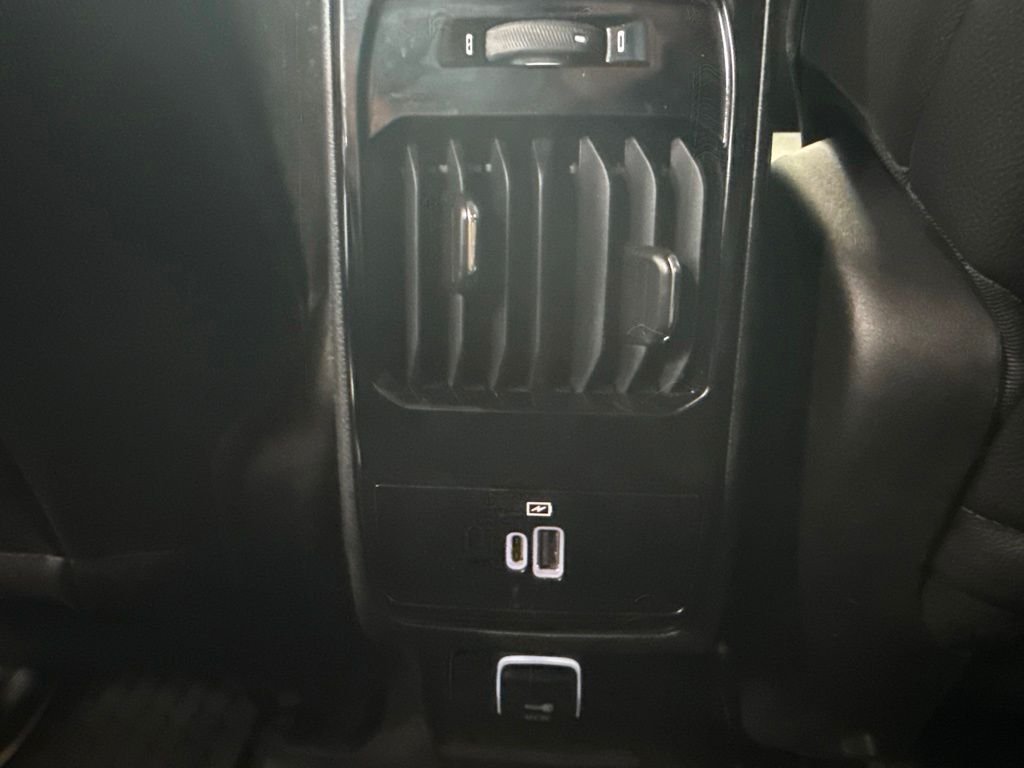 Used 2025 Black Jeep Latitude image 12