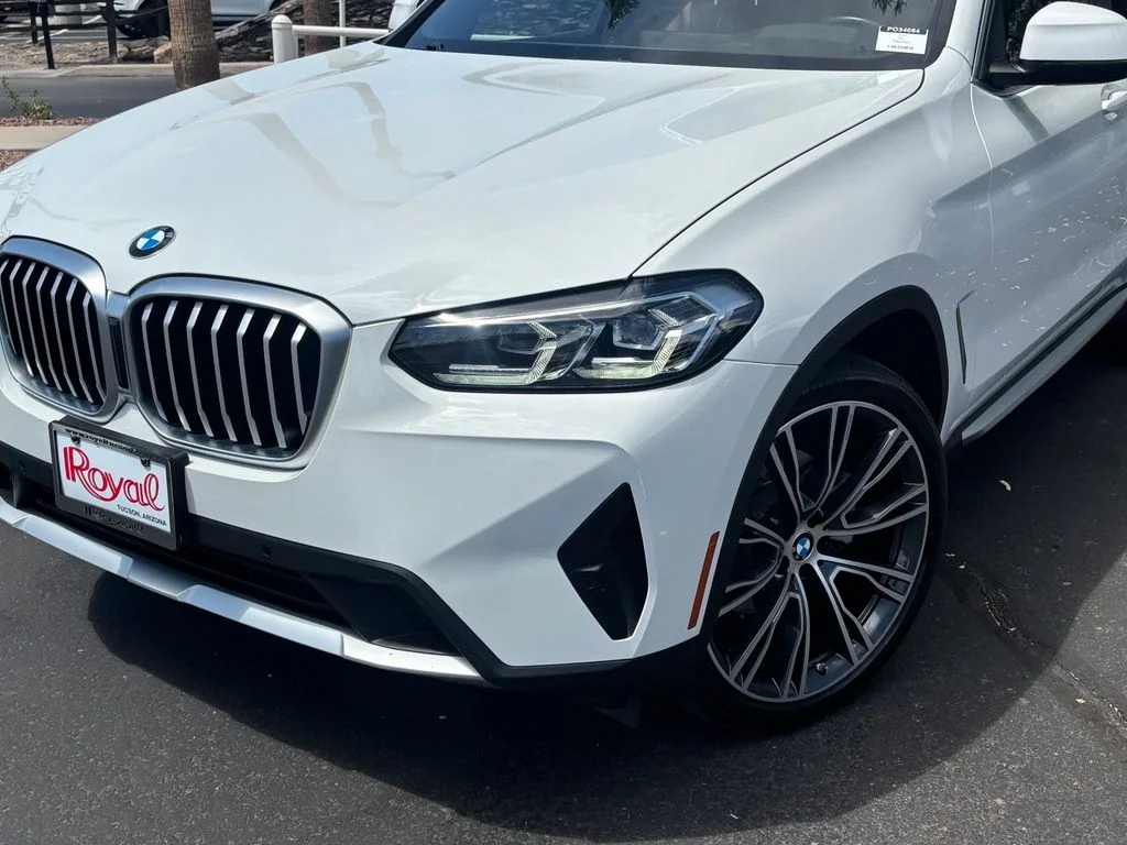 Used 2023 White BMW sDrive30i image 3
