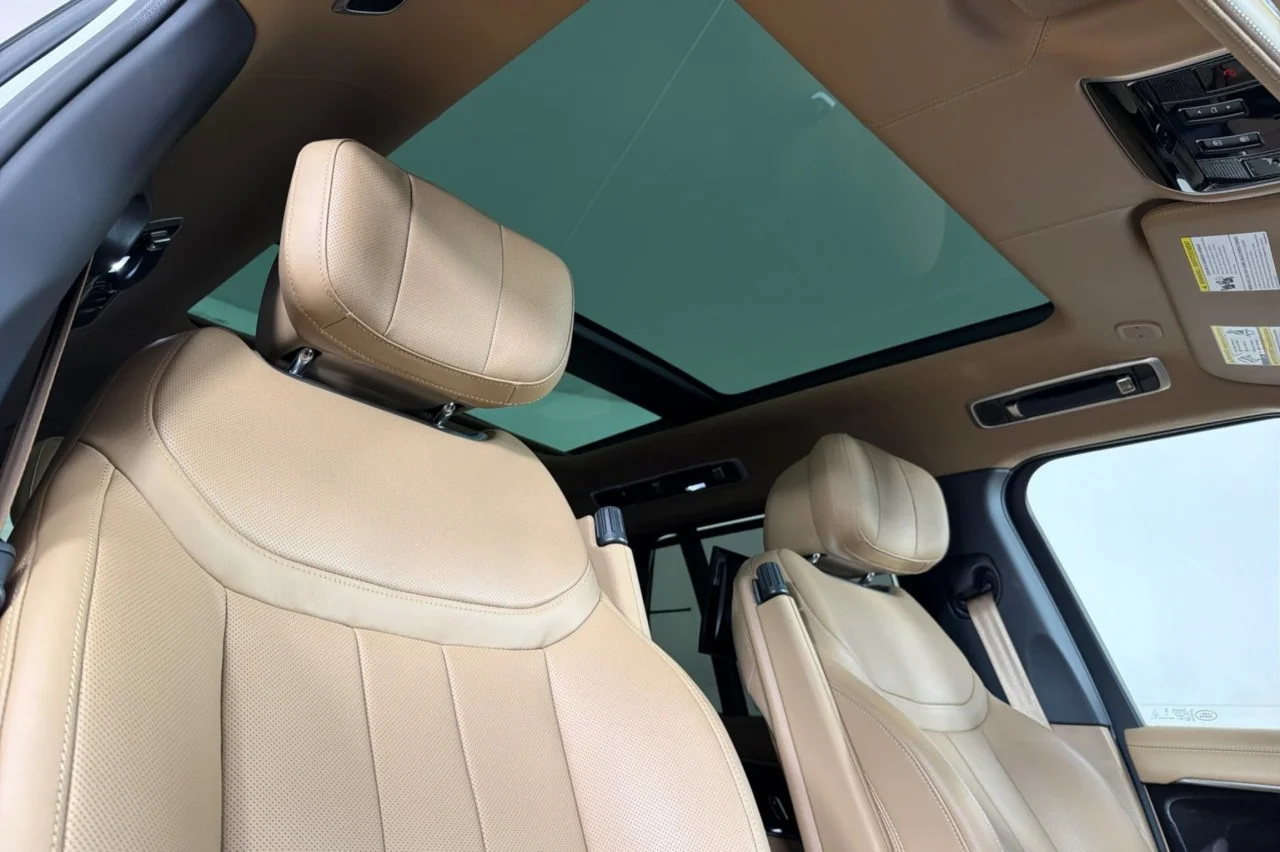 Used 2024 WHITE Land Rover Autobiography image 15