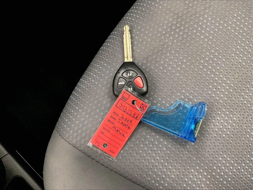 Used 2009 Black Toyota Base image 15