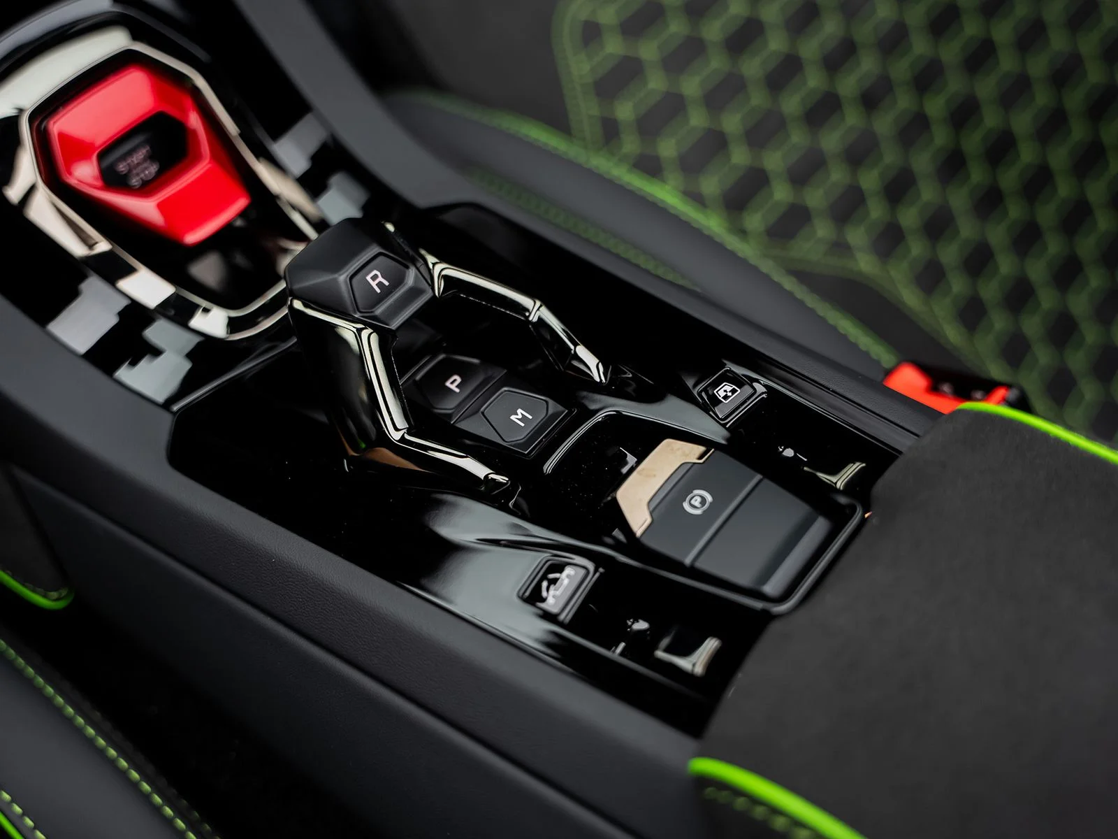 Used 2024 Green Lamborghini Base image 49