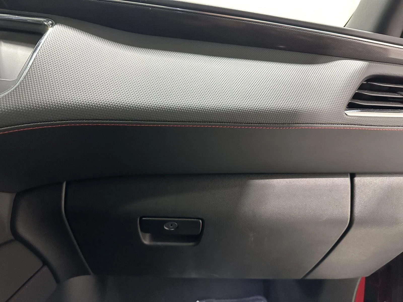 Used 2023 RADIANT RED TINTCOAT Chevrolet RST image 28