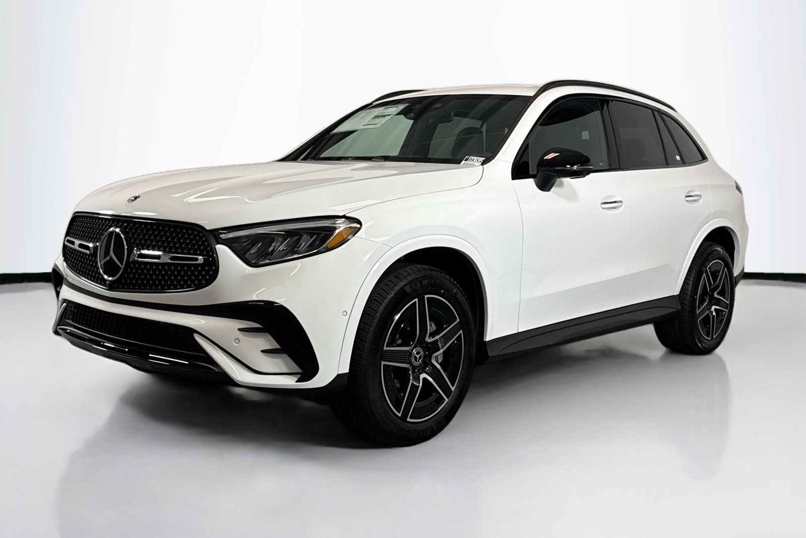 New 2026 Polar White Mercedes-Benz GLC 300 image 1