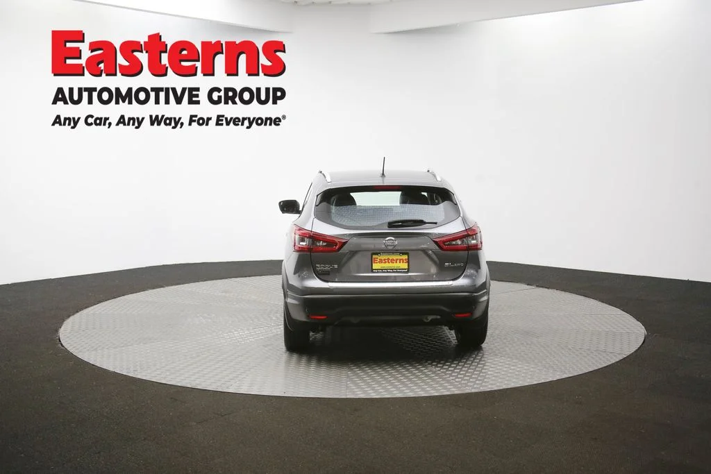 Used 2020 Gray Nissan SL image 39