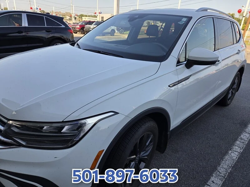 Used 2024 Pure White Volkswagen 2.0T SE image 9