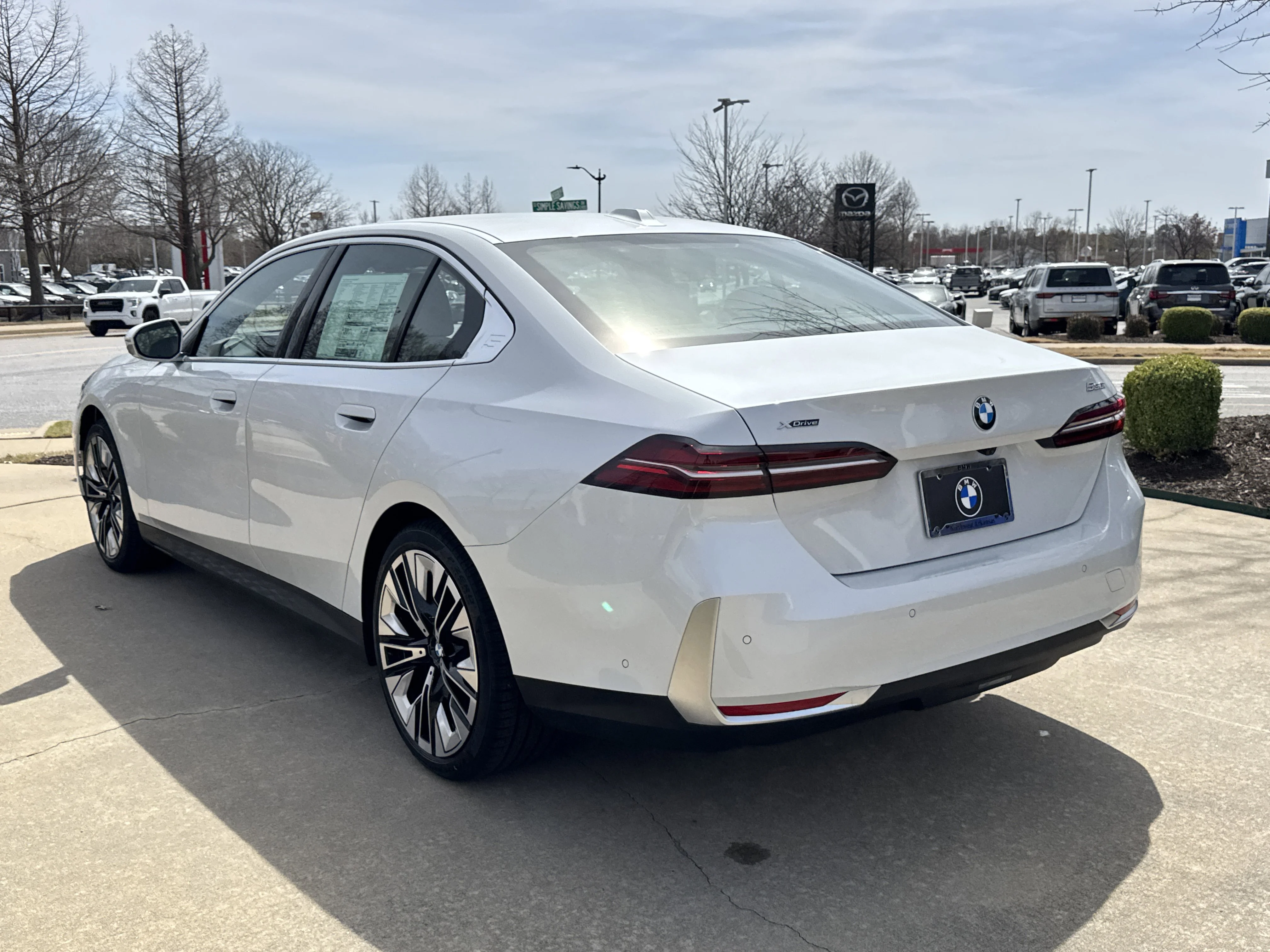 New 2026 MINERAL WHITE BMW 530i xDrive image 3