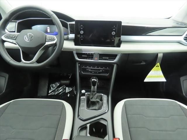 2026 Volkswagen Taos SE - Photo 13